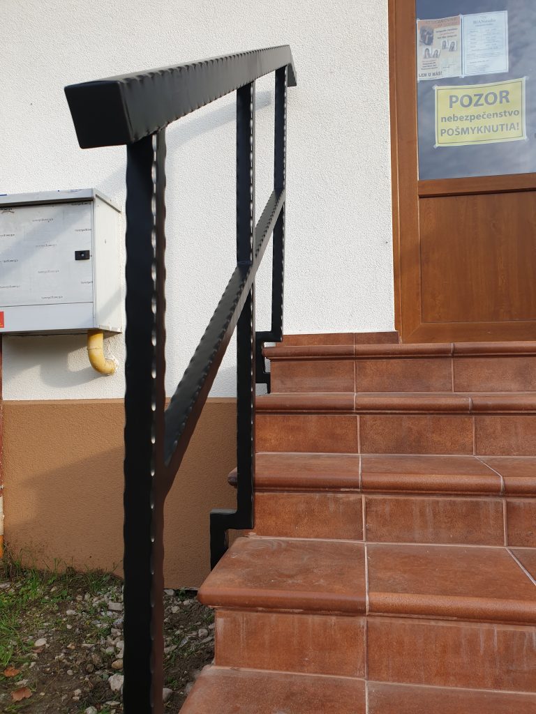 Oceľové zábradlie na schodisko MFZVAR